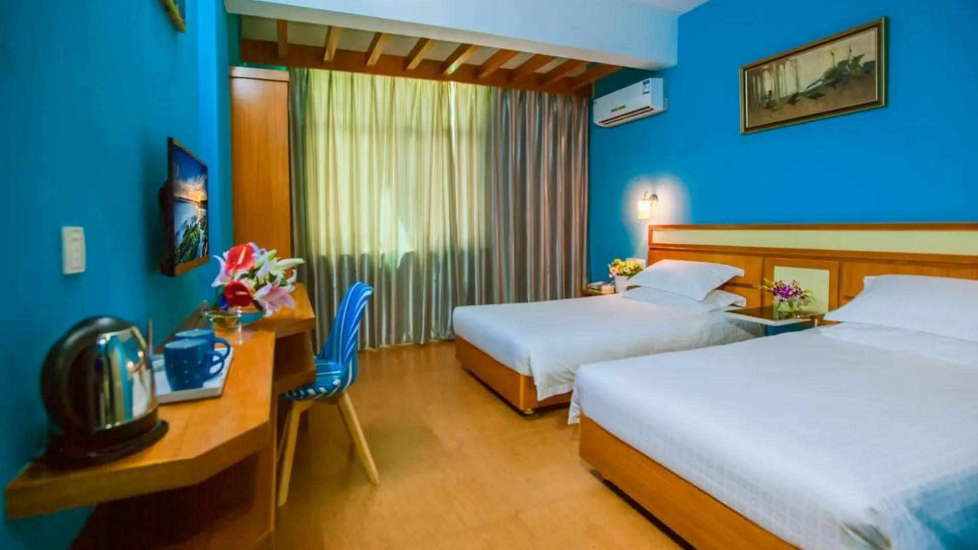 Sanya Tropical Island Hotel 3*,